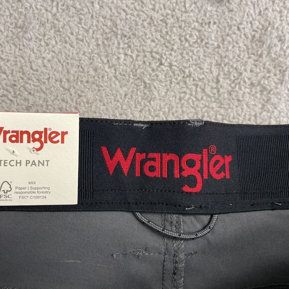 NEW Wrangler Men's 34x34 Cargo Tech Pants Regular Fit Water Repellent Gray Nylon - Picture 6 of 9
